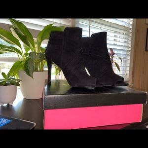 Black, shade, peekaboo, bootie, heals